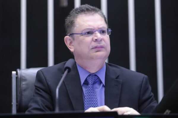 Chefe do PL diz que Motta “agrada governo” e que chegou “ao limite” lider-do-pl-diz-que-motta-“agrada-governo”-e-que-chegou-“ao-limite”