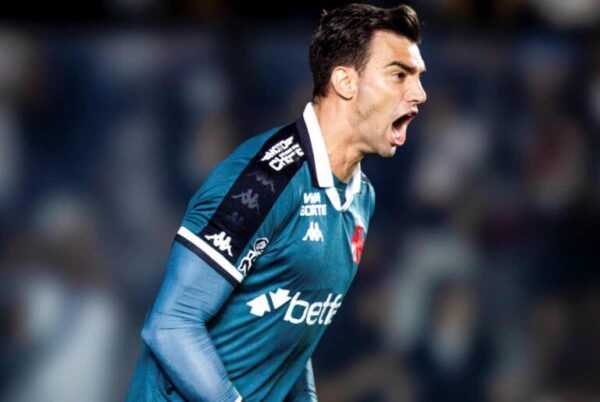 leo-jardim-e-paredao-do-vasco-para-duelo-contra-o-botafogo-no-df