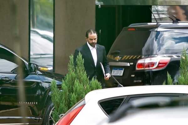 vorcaro-recebe-visita-de-advogado-na-superintendencia-da-pf